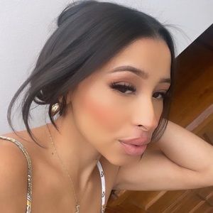 Meet your Posher, Elisha